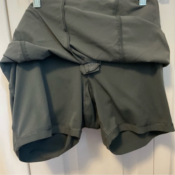 Columbia Omni-Shield Advanced Repellency Gray Activewear  Skort / 6/38. - Picture 6 of 6